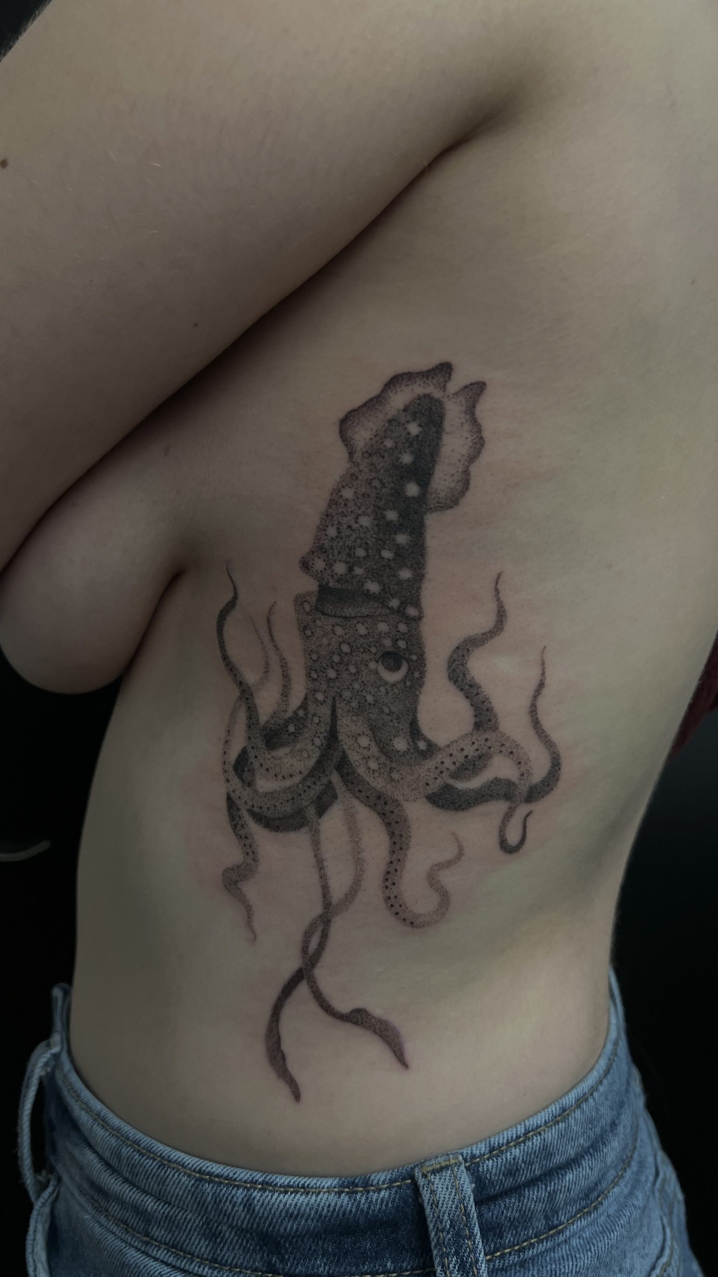 Premium Vector | Octopus cuttlefish squid tentacles logo with simple  minimalist line art monoline style